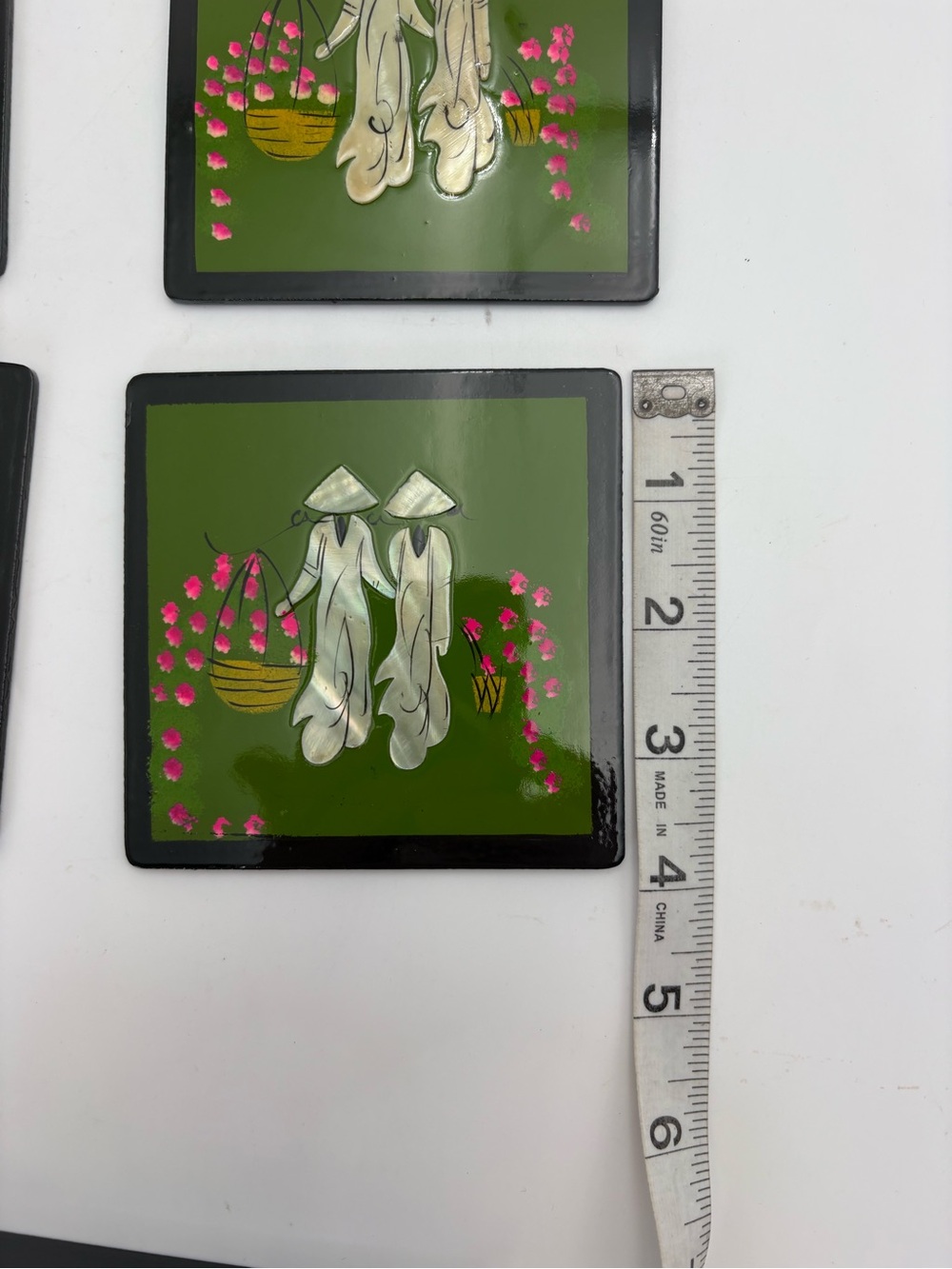 Vintage Lacquerware & Mother of Pearl Vietnamese Set of 6 Coasters in Box - Picture 10 of 11